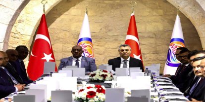 Mersin Valisi Atilla Toros, Sudan Kızıldeniz Eyaleti Valisi’ni Kabul Etti