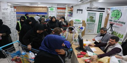 Şanlıurfa'da Umut Kervanı’ndan Regaib Gecesi’nde yüzlerce aileye yardım