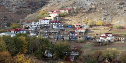 Çüngüş'ün bu mahallesinde su ve yol yok, çocuklar 2 yıldır okula gidemiyor