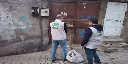 Kahramanmaraş Umut Kervanı kandil dolaysıyla gıda dağıtımı gerçekleştirdi