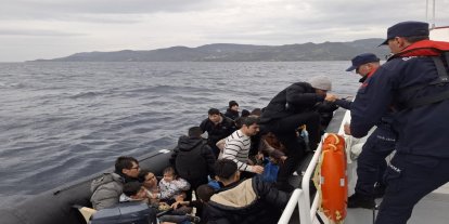 Çanakkale açıklarında 34 düzensiz göçmen yakalandı