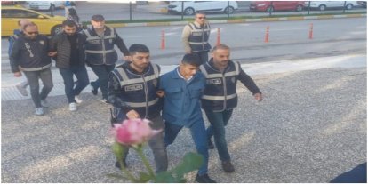 İzmir’de FETÖ operasyonu: 15 şüpheli gözaltında