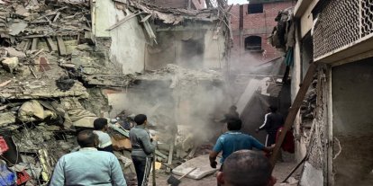 Mısır'da 5 katlı bina çöktü:  8 ölü