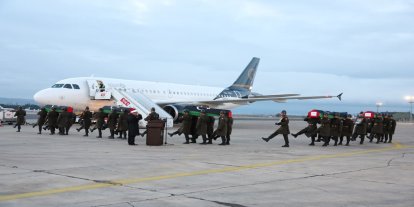 Libyalı komutanlar askerî törenle uğurlandı