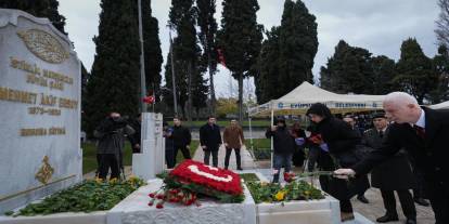 Mehmet Âkif Ersoy kabri başında anıldı