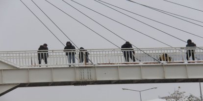 Diyarbakır’da tehlikeli kar oyunu: Sürücüler zor anlar yaşadı