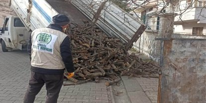 Bingöl Umut Kervanı’ndan ihtiyaç sahiplerine yakacak odun desteği