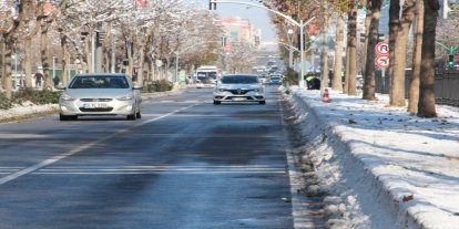 Usta sürüş eğitmenlerinden buzlu yollara karşı hayati uyarılar