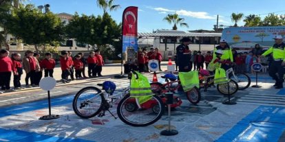 Antalya’da öğrencilere trafik eğitimi verildi