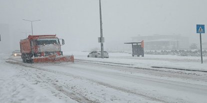 Gaziantep'te gece başlayan kar yağışı devam ediyor