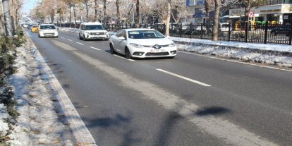Ulaşım sorunu yaşayan esnaftan yaya geçidi talebi