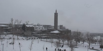 Diyarbakır için beklenen kar yağışı başladı