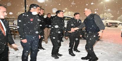 Vali Canalp, karla mücadele çalışmalarını kriz merkezinden anlık takip etti