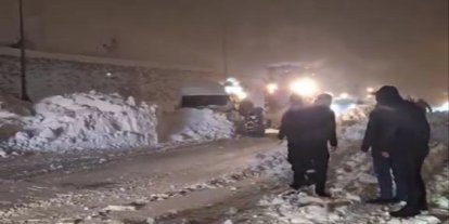 Bitlis’te çığın altında kalan tanker sürücüsü kurtarıldı