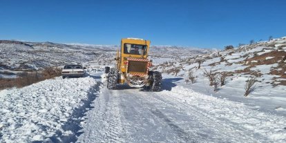 Karla mücadele çalışmaları devam eden Malatya'da 117 mahalle yolu ulaşıma açıldı