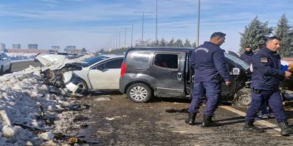 Gizli buzlanma kazaya neden oldu: 12 yaralı