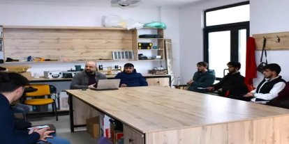 Bingöl Üniversitesi’nde İŞKUR öğrencilerine uygulamalı arıcılık eğitimi