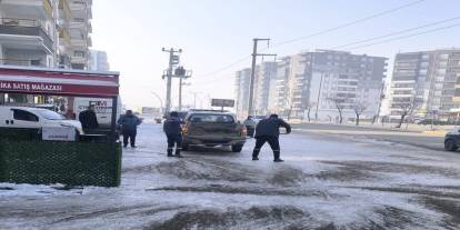 Batman'da kar ve buzlanma mücadelesi devam ediyor