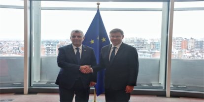 Ticaret Bakanı Bolat, Brüksel’de AB Komiseri Dombrovskis ile görüştü