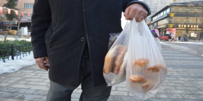 Emeklilerden tepki: Bu maaşla açlıktan başka bir şey gelmez