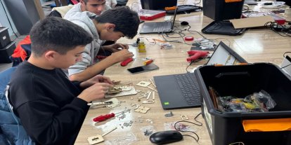 Deneyap atölyesinde geleceğin mucitleri yetişiyor