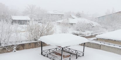 Bingöl Karlıova'da kar yağışı etkisini arttırıyor