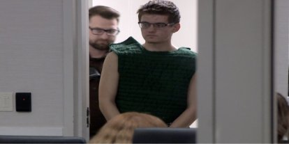 ABD'li bir genç, Trump'a suikast girişiminde bulunmak amacıyla ebeveynlerini öldürdüğünü kabul etti