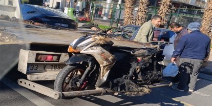 Mersin'de park halindeki motosiklet alevlere teslim oldu