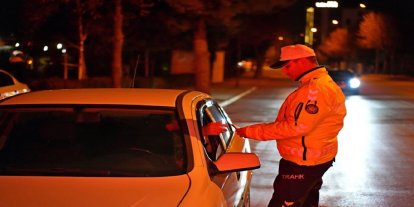 Isparta’da denetimlerde 52 aranan kişi yakalandı