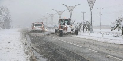 Yoğun kar nedeniyle Sivas-Kayseri yolu kapandı, Kayseri-Kahramanmaraş'ta kısıtlama