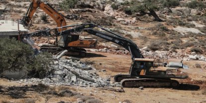 Siyonist işgalciler Ramallah'ta bir Filistinlinin evini yıktı