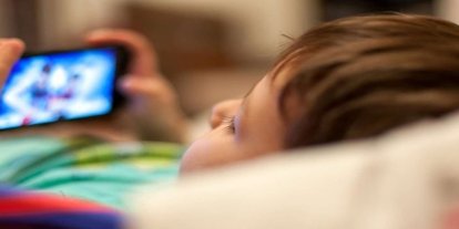 Avustralya 544 bin sosyal medya hesabını askıya aldı