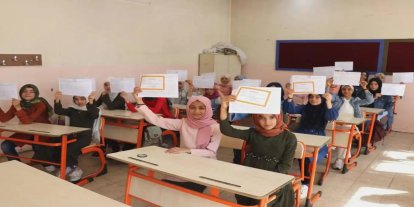 Psikoloğu Başakgil: Karne notu çocuğun kimliği değildir