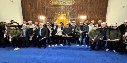 Malatya'da hafızlık öğrencileri umre yolculuğuna dualarla uğurlandı