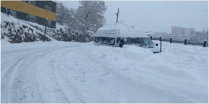 Bitlis’te köy yollarının ulaşıma açılması için çalışmalar sürüyor