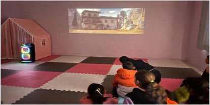 Bitlis’te atıl okul, öğretmenin çabasıyla drama sınıfına dönüştü