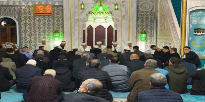 Batman'da Miraç Kandili coşkuyla idrak edildi: Namaz, dua ve manevi atmosfer camileri doldurdu