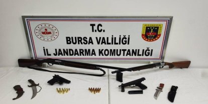 Bursa'da ruhsatsız silah operasyonu: 2 gözaltı
