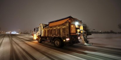 Sivas-Erzincan yolu çığ nedeniyle ulaşıma kapandı