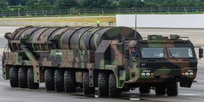 Güney Kore Hyunmoo-5 balistik füzesini konuşlandırdığını duyurdu