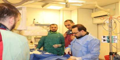 Harran Üniversitesi Hastanesi’nden bölgede bir ilk: Aort anevrizmasına tam kapalı girişim