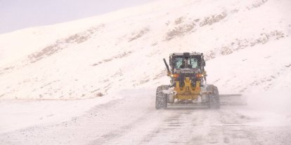 Doğu Anadolu'da yüzlerce yerleşim yolu kapandı