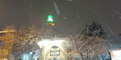 Kar yağışı Şanlıurfa'nın tamamını etkisi altına aldı: Valilikten buzlanma uyarısı