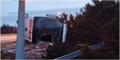 Burdur’da yolcu otobüsü devrildi: 12 yaralı