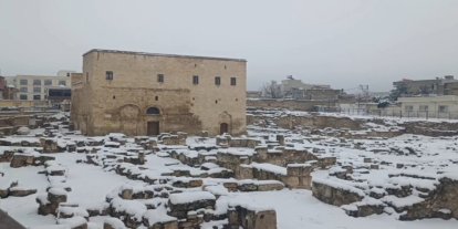 Mardin Nusaybin’de kar yağışı etkili oldu, ilçe beyaza büründü