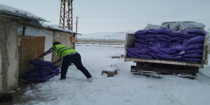 Umut Kervanı’ndan Van’daki ihtiyaç sahiplerine yardım