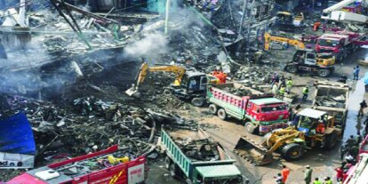 Pakistan'daki yangın felaketinde ölü sayısı 71'e yükseldi