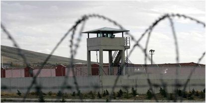 Sakarya’da cezaevinde kavga: 21 hükümlü hastaneye sevk edildi