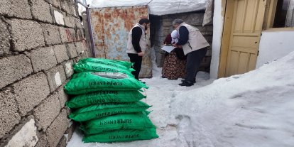 Umut Kervanından Ağrı’da onlarca aileye kömür desteği