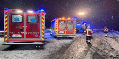 Buzlanma nedeniyle Berlin tramvay seferleri durdu, Almanya genelinde ulaşım aksadı.